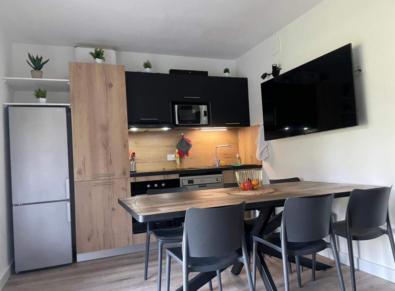Fiori Di Cala Rossa Residence Hoteliere Lecci Eksteriør bilde