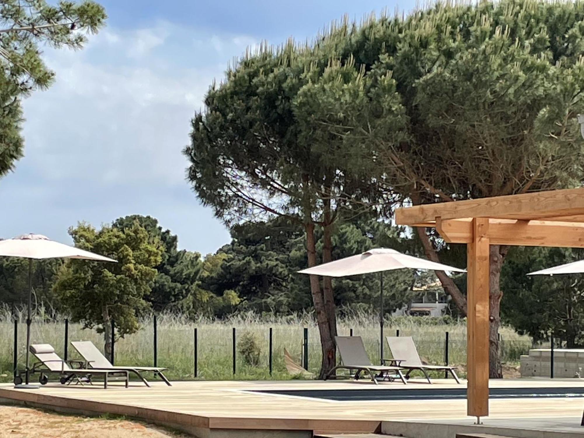 Fiori Di Cala Rossa Residence Hoteliere Lecci Eksteriør bilde