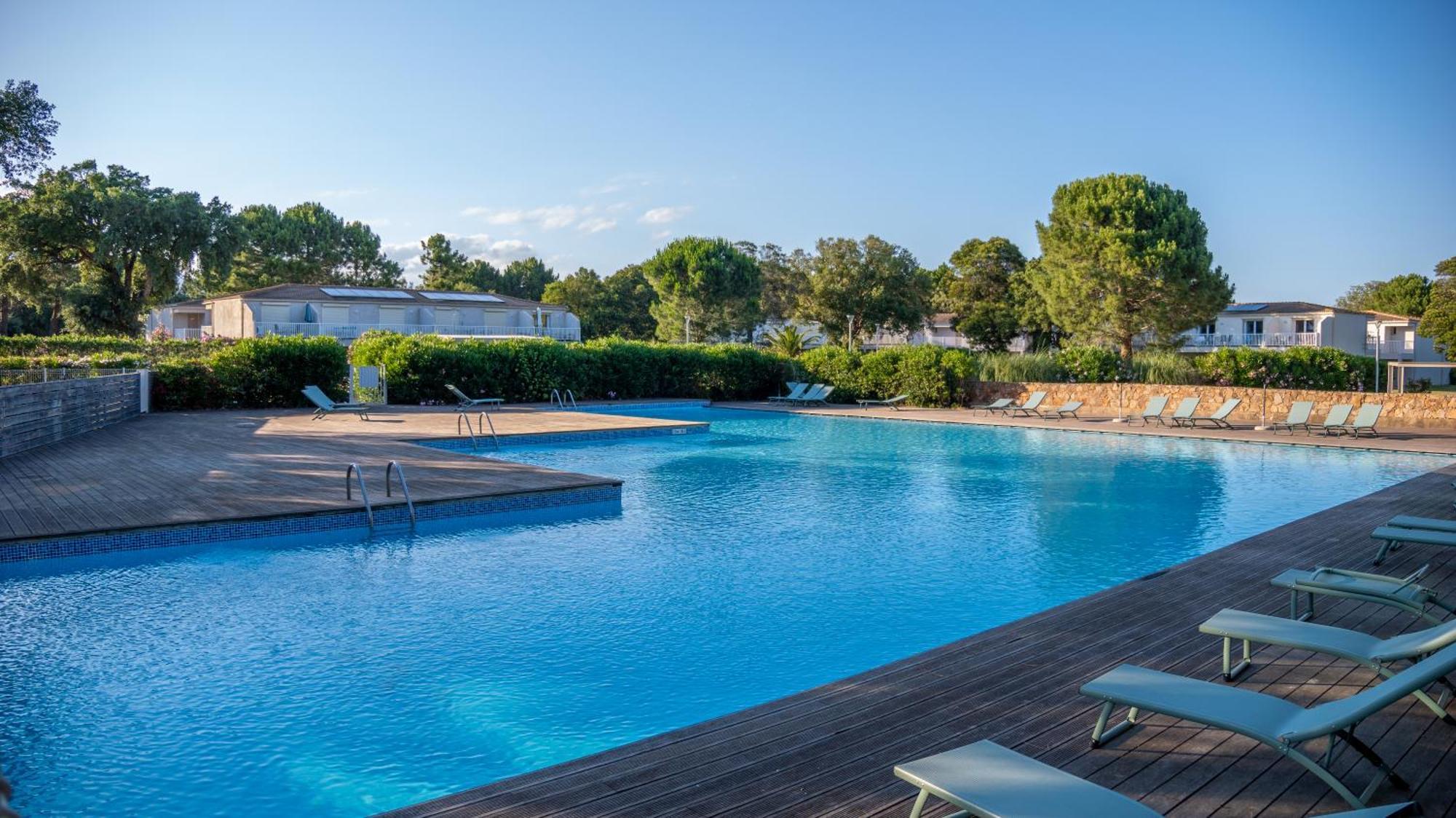 Fiori Di Cala Rossa Residence Hoteliere Lecci Eksteriør bilde
